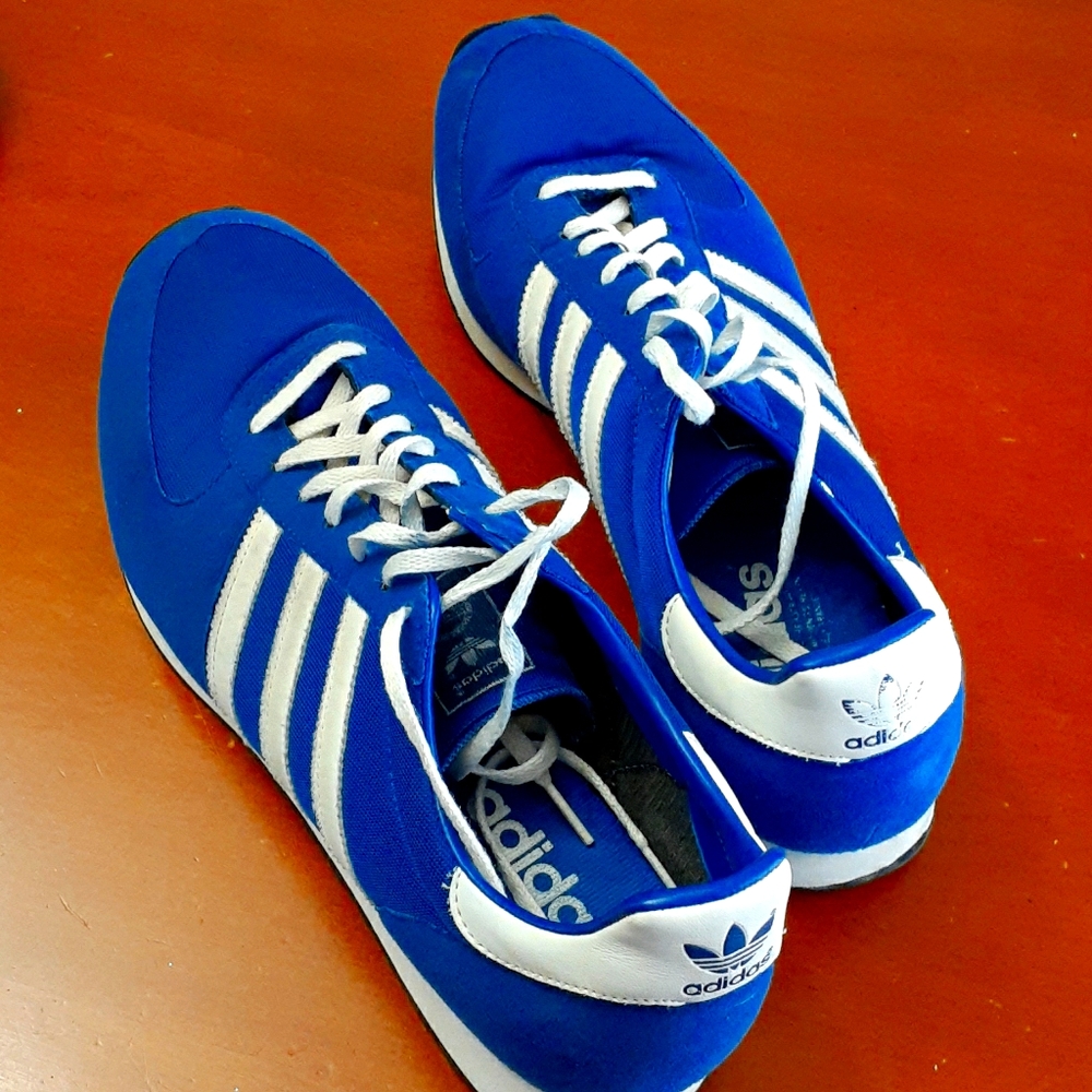 Adidas Retro Runs